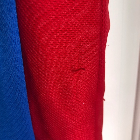 Reversible Detroit Pistons Jersey - Picture 4 of 8